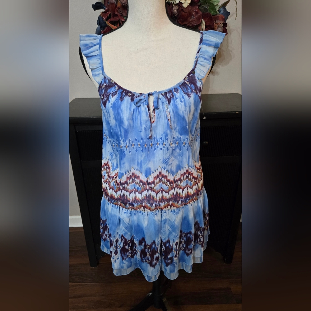 NWT- BEAUTIFUL GUESS SUMMER DRESS
